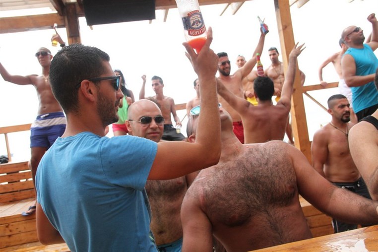 Cyan Beach Bar on Sunday